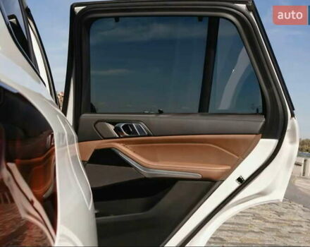 Белый БМВ Х5, объемом двигателя 3 л и пробегом 63 тыс. км за 69900 $, фото 25 на Automoto.ua