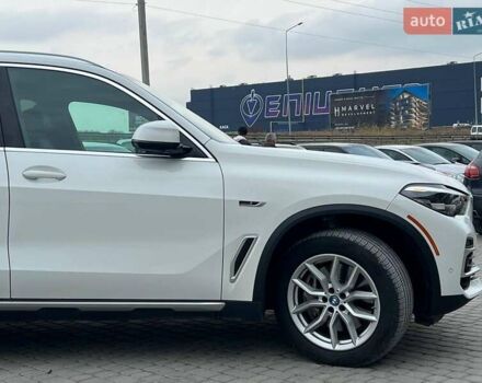 Белый БМВ Х5, объемом двигателя 3 л и пробегом 44 тыс. км за 66290 $, фото 11 на Automoto.ua