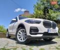 Белый БМВ Х5, объемом двигателя 2 л и пробегом 63 тыс. км за 54900 $, фото 2 на Automoto.ua