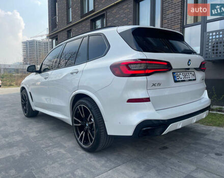 Белый БМВ Х5, объемом двигателя 3 л и пробегом 15 тыс. км за 68100 $, фото 3 на Automoto.ua