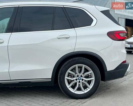 Белый БМВ Х5, объемом двигателя 3 л и пробегом 44 тыс. км за 66290 $, фото 5 на Automoto.ua