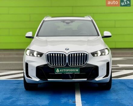 Белый БМВ Х5, объемом двигателя 3 л и пробегом 52 тыс. км за 79999 $, фото 2 на Automoto.ua