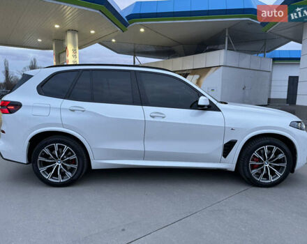 Белый БМВ Х5, объемом двигателя 3 л и пробегом 51 тыс. км за 97400 $, фото 2 на Automoto.ua