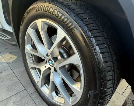 Белый БМВ Х5, объемом двигателя 3 л и пробегом 17 тыс. км за 84400 $, фото 15 на Automoto.ua