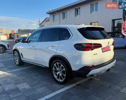 Белый БМВ Х5, объемом двигателя 3 л и пробегом 17 тыс. км за 84400 $, фото 5 на Automoto.ua