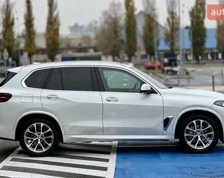 Белый БМВ Х5, объемом двигателя 3 л и пробегом 52 тыс. км за 79999 $, фото 5 на Automoto.ua
