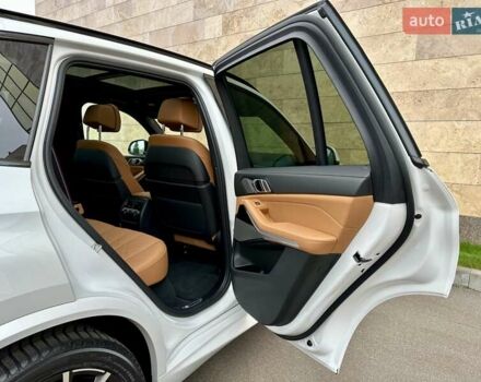 Белый БМВ Х5, объемом двигателя 2.99 л и пробегом 60 тыс. км за 96800 $, фото 84 на Automoto.ua