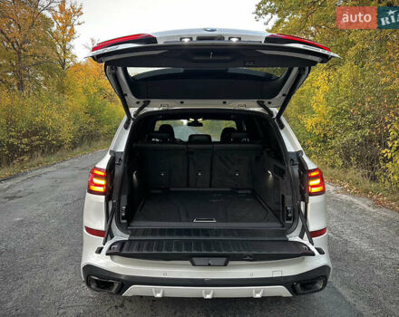 Белый БМВ Х5, объемом двигателя 3 л и пробегом 62 тыс. км за 67990 $, фото 5 на Automoto.ua