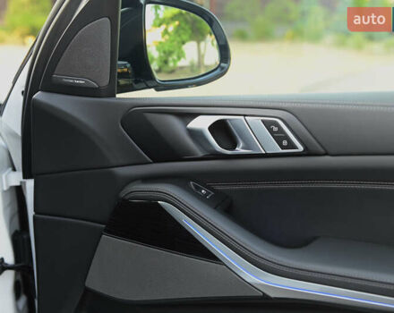 Белый БМВ Х5, объемом двигателя 2.99 л и пробегом 55 тыс. км за 103999 $, фото 57 на Automoto.ua