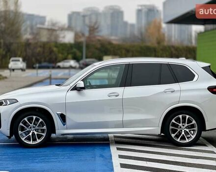 Белый БМВ Х5, объемом двигателя 3 л и пробегом 52 тыс. км за 79999 $, фото 4 на Automoto.ua