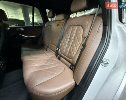 Білий БМВ Х5, об'ємом двигуна 3 л та пробігом 25 тис. км за 85000 $, фото 20 на Automoto.ua