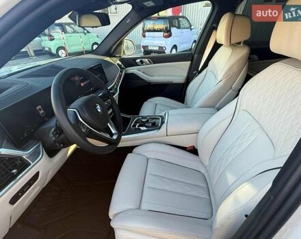 Белый БМВ Х5, объемом двигателя 3 л и пробегом 17 тыс. км за 84400 $, фото 6 на Automoto.ua