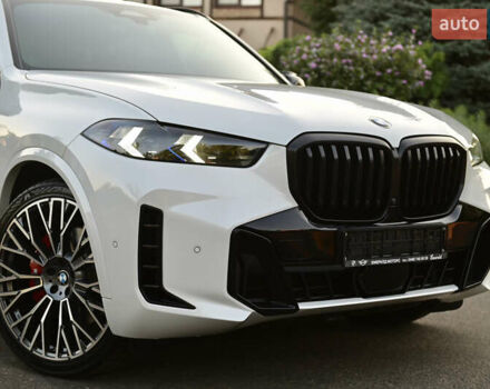 Белый БМВ Х5, объемом двигателя 2.99 л и пробегом 55 тыс. км за 103999 $, фото 1 на Automoto.ua