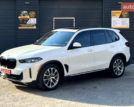 Белый БМВ Х5, объемом двигателя 3 л и пробегом 57 тыс. км за 95000 $, фото 2 на Automoto.ua