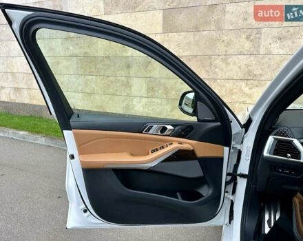 Белый БМВ Х5, объемом двигателя 2.99 л и пробегом 60 тыс. км за 96800 $, фото 75 на Automoto.ua