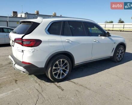 Белый БМВ Х5, объемом двигателя 3 л и пробегом 67 тыс. км за 25000 $, фото 2 на Automoto.ua