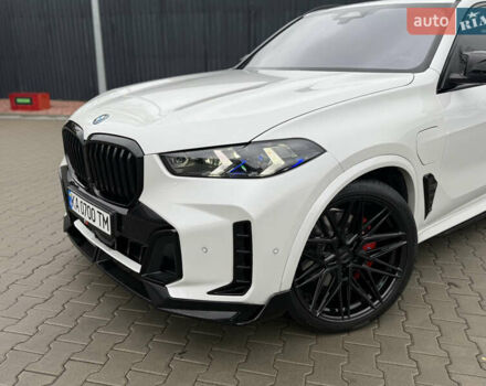 Белый БМВ Х5, объемом двигателя 3 л и пробегом 40 тыс. км за 99900 $, фото 1 на Automoto.ua