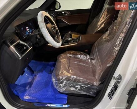 Белый БМВ Х5, объемом двигателя 4.4 л и пробегом 1 тыс. км за 138900 $, фото 76 на Automoto.ua