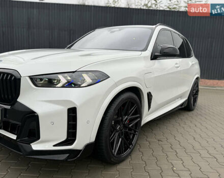 Белый БМВ Х5, объемом двигателя 3 л и пробегом 40 тыс. км за 99900 $, фото 20 на Automoto.ua