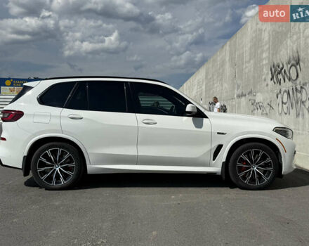 Белый БМВ Х5, объемом двигателя 3 л и пробегом 60 тыс. км за 78000 $, фото 17 на Automoto.ua