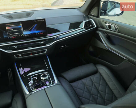 Белый БМВ Х5, объемом двигателя 2.99 л и пробегом 55 тыс. км за 103999 $, фото 68 на Automoto.ua