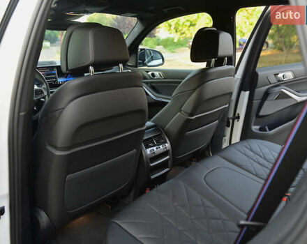 Белый БМВ Х5, объемом двигателя 2.99 л и пробегом 55 тыс. км за 103999 $, фото 72 на Automoto.ua