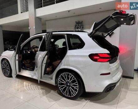 Белый БМВ Х5, объемом двигателя 4.4 л и пробегом 1 тыс. км за 138900 $, фото 54 на Automoto.ua