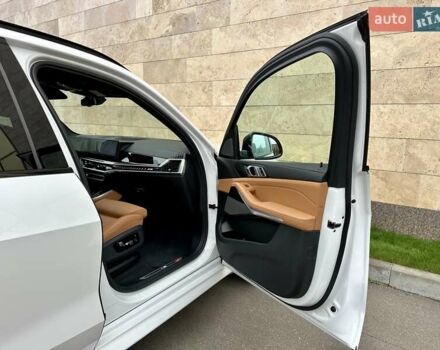 Белый БМВ Х5, объемом двигателя 2.99 л и пробегом 60 тыс. км за 96800 $, фото 89 на Automoto.ua