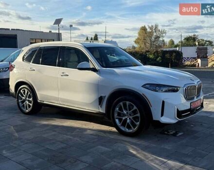 Белый БМВ Х5, объемом двигателя 3 л и пробегом 17 тыс. км за 84400 $, фото 3 на Automoto.ua