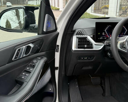 Белый БМВ Х5, объемом двигателя 3 л и пробегом 18 тыс. км за 94500 $, фото 23 на Automoto.ua