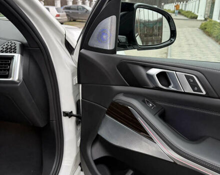 Белый БМВ Х5, объемом двигателя 3 л и пробегом 18 тыс. км за 94500 $, фото 11 на Automoto.ua