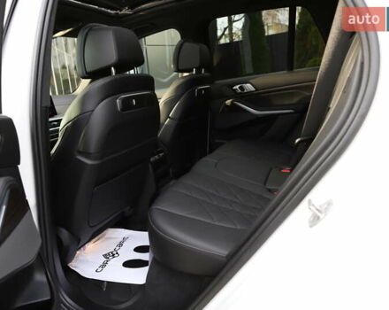 Білий БМВ Х5, об'ємом двигуна 3 л та пробігом 4 тис. км за 73899 $, фото 108 на Automoto.ua