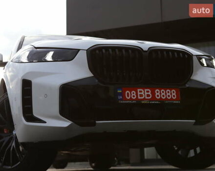 Білий БМВ Х5, об'ємом двигуна 3 л та пробігом 4 тис. км за 73899 $, фото 45 на Automoto.ua