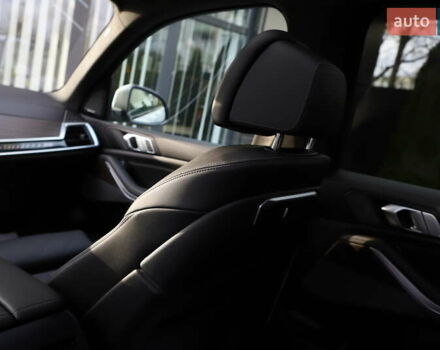 Білий БМВ Х5, об'ємом двигуна 3 л та пробігом 4 тис. км за 73899 $, фото 116 на Automoto.ua