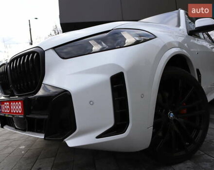 Білий БМВ Х5, об'ємом двигуна 3 л та пробігом 4 тис. км за 73899 $, фото 30 на Automoto.ua