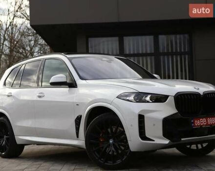 Білий БМВ Х5, об'ємом двигуна 3 л та пробігом 4 тис. км за 73899 $, фото 1 на Automoto.ua