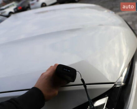 Білий БМВ Х5, об'ємом двигуна 3 л та пробігом 4 тис. км за 73899 $, фото 86 на Automoto.ua