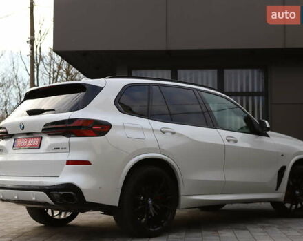 Білий БМВ Х5, об'ємом двигуна 3 л та пробігом 4 тис. км за 73899 $, фото 2 на Automoto.ua