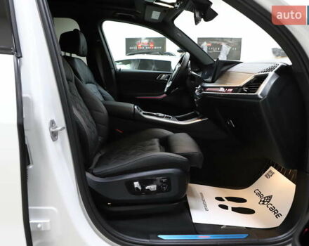 Белый БМВ Х5, объемом двигателя 3 л и пробегом 4 тыс. км за 78999 $, фото 84 на Automoto.ua