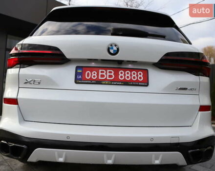 Білий БМВ Х5, об'ємом двигуна 3 л та пробігом 4 тис. км за 73899 $, фото 62 на Automoto.ua