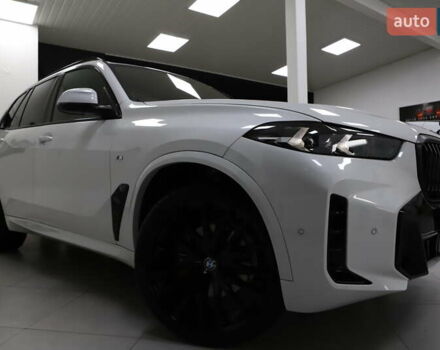 Белый БМВ Х5, объемом двигателя 3 л и пробегом 4 тыс. км за 78999 $, фото 19 на Automoto.ua