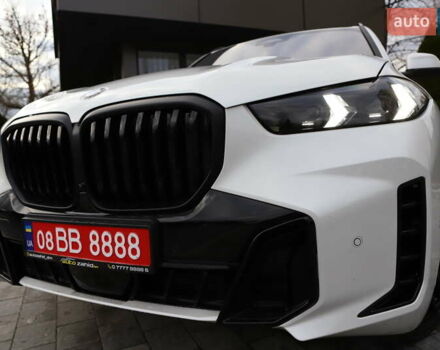 Білий БМВ Х5, об'ємом двигуна 3 л та пробігом 4 тис. км за 73899 $, фото 43 на Automoto.ua