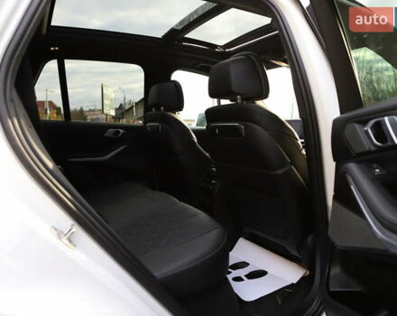 Білий БМВ Х5, об'ємом двигуна 3 л та пробігом 4 тис. км за 73899 $, фото 105 на Automoto.ua