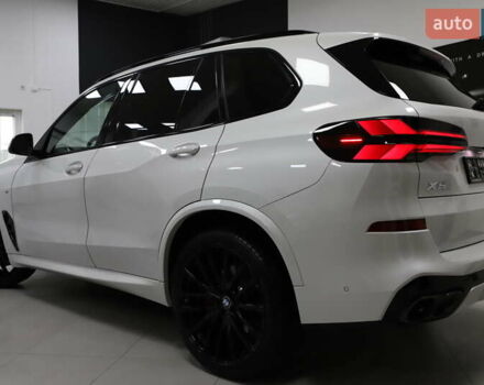 Белый БМВ Х5, объемом двигателя 3 л и пробегом 4 тыс. км за 78999 $, фото 2 на Automoto.ua