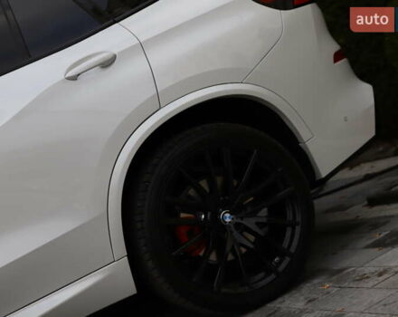 Білий БМВ Х5, об'ємом двигуна 3 л та пробігом 4 тис. км за 73899 $, фото 37 на Automoto.ua