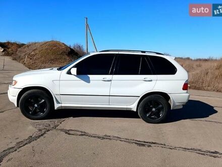 Белый БМВ Х5, объемом двигателя 3 л и пробегом 350 тыс. км за 6500 $, фото 1 на Automoto.ua