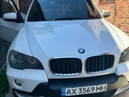 Белый БМВ Х5, объемом двигателя 3 л и пробегом 250 тыс. км за 13000 $, фото 1 на Automoto.ua