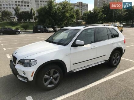 Белый БМВ Х5, объемом двигателя 3 л и пробегом 220 тыс. км за 13500 $, фото 1 на Automoto.ua
