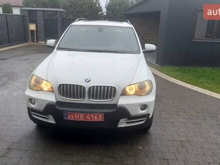 Белый БМВ Х5, объемом двигателя 3 л и пробегом 264 тыс. км за 15000 $, фото 1 на Automoto.ua