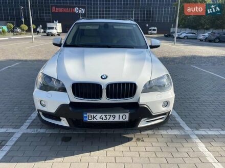 Белый БМВ Х5, объемом двигателя 3.5 л и пробегом 258 тыс. км за 15600 $, фото 1 на Automoto.ua